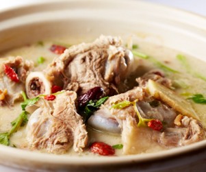 Classic Alberta Pork Bone Soup Base for Hotpot by Chef Raymond Cheung